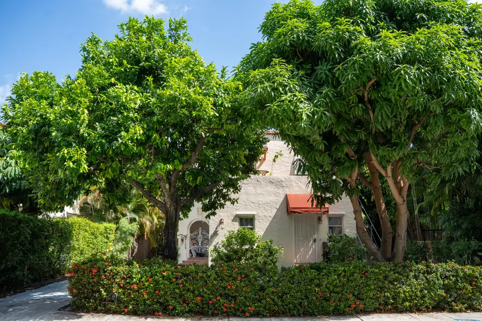 219 Seminole Avenue, Palm Beach, FL 33480 Palm Beach