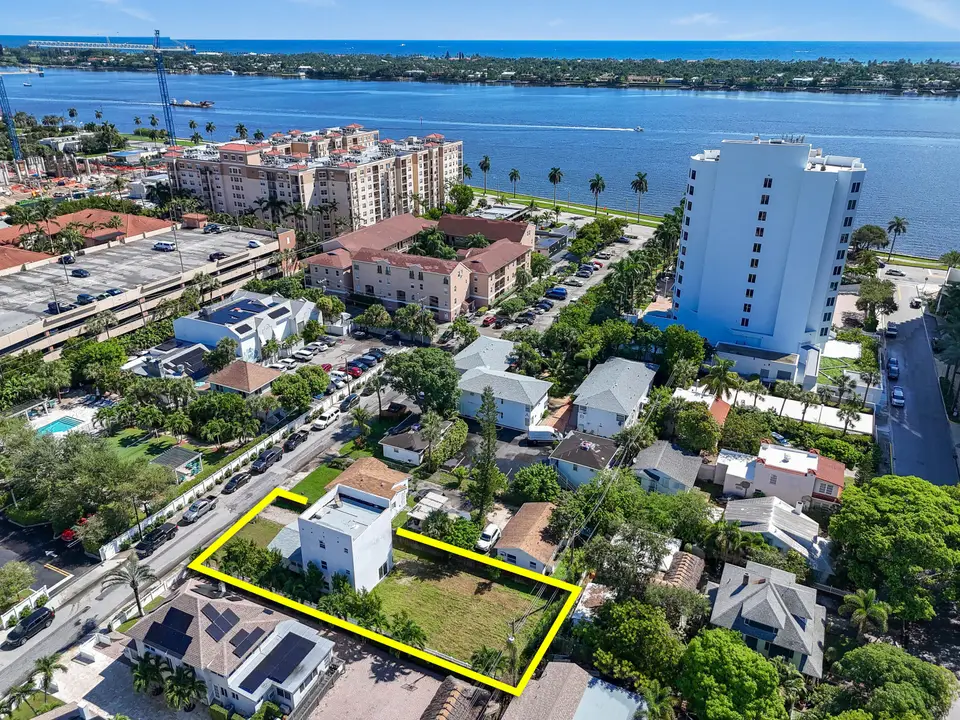 322 N Lakeside Court, West Palm Beach, FL 33407 West Palm Beach
