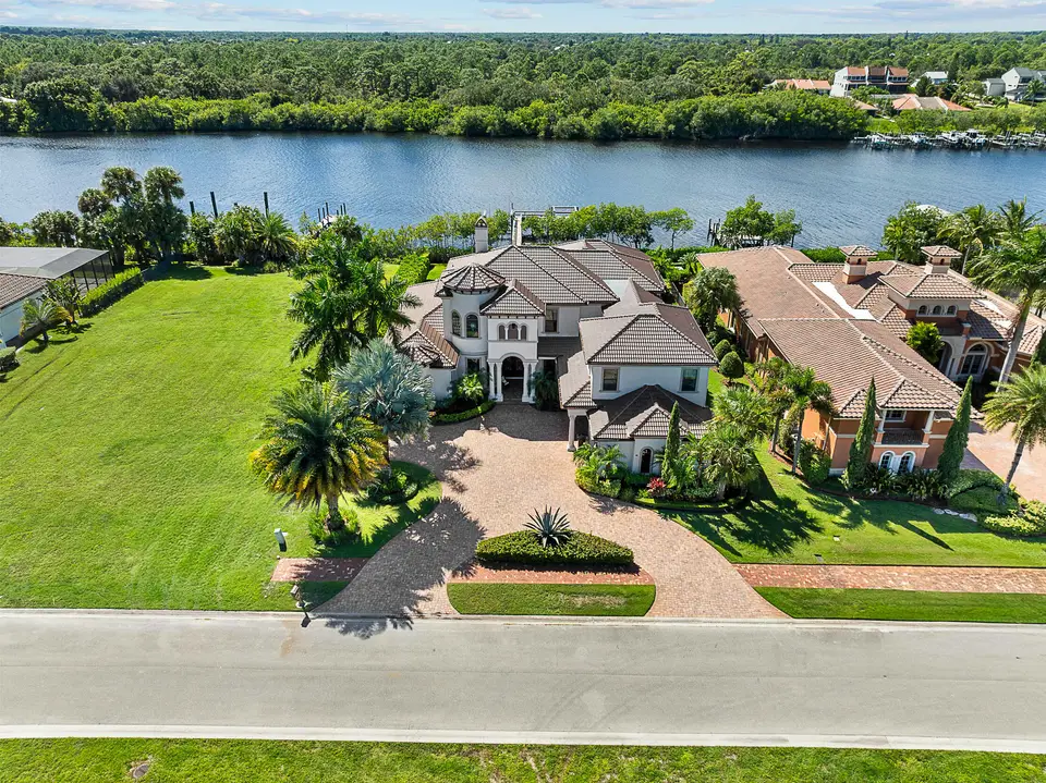 201 SE Fiore Bello, Port St. Lucie, FL 34952 Port St. Lucie