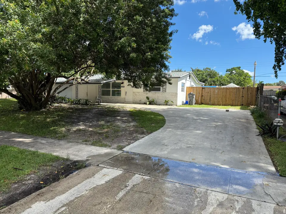 912 W Montego Drive, West Palm Beach, FL 33415 West Palm Beach