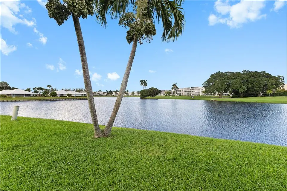 233 Rio Vista Circle, Atlantis, FL 33462 Atlantis