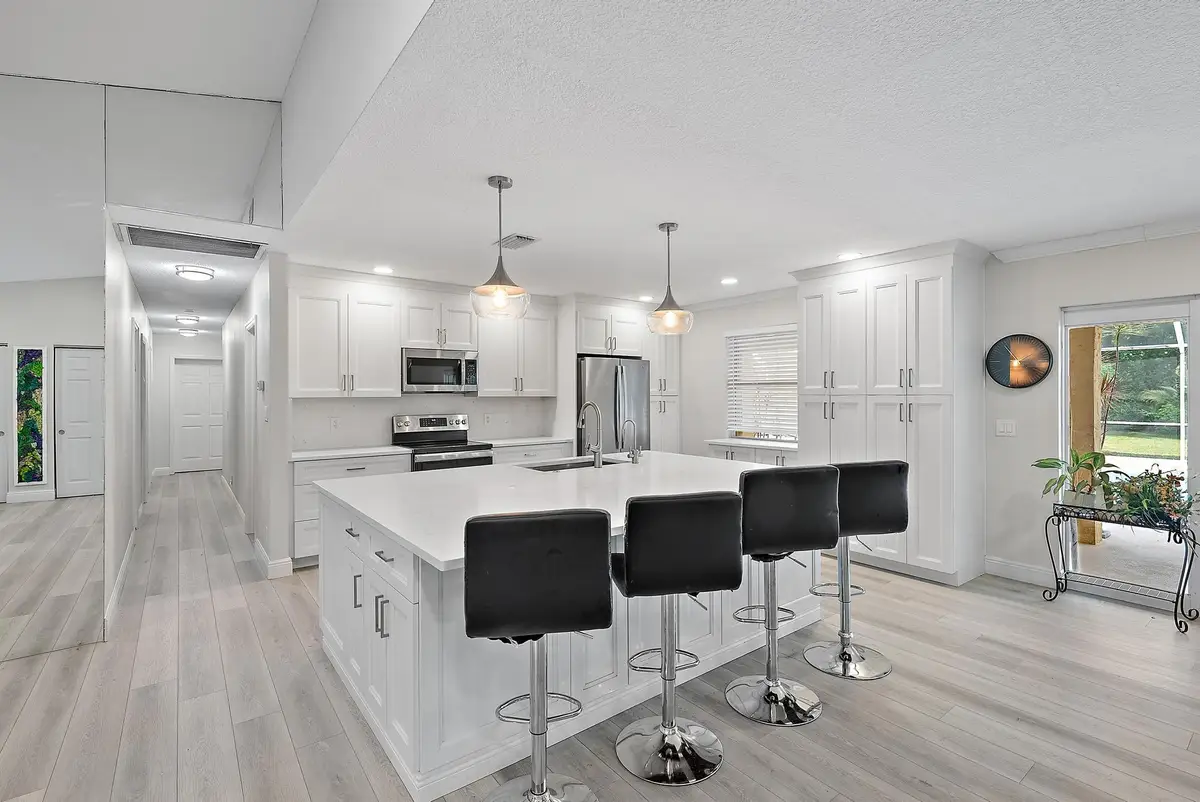 16338 Alexander Run-7