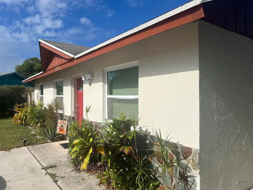 1309 W Frangipani Circle, Lantana, FL 33462 Lantana