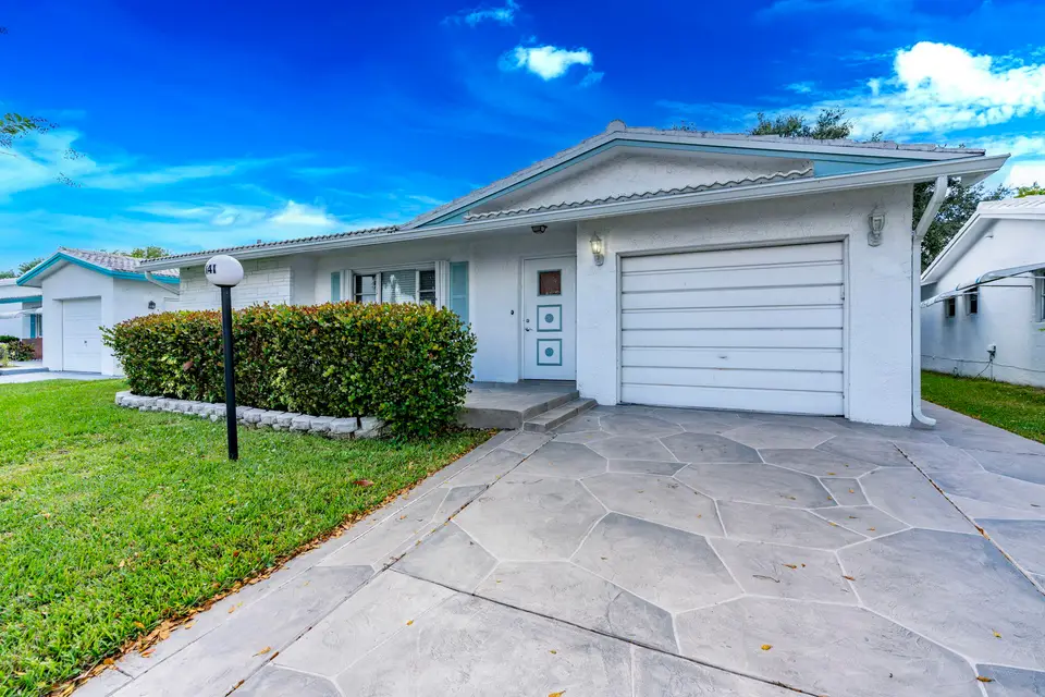 1141 NW 90th Way, Plantation, FL 33322 Plantation