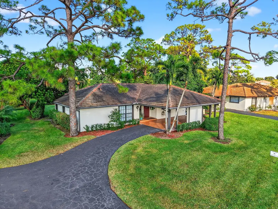 435 Pine Villa Drive, Atlantis, FL 33462 Atlantis