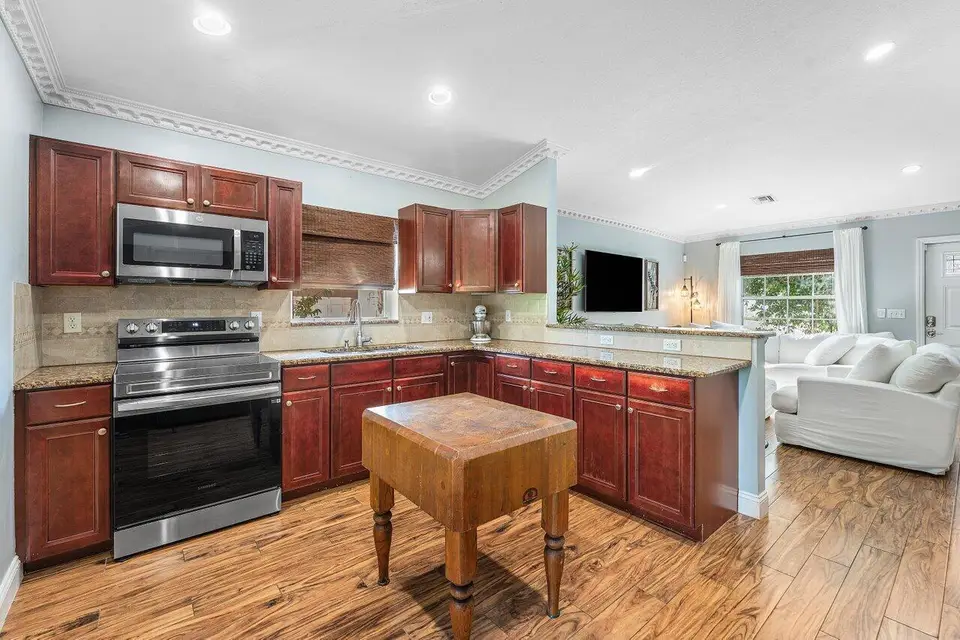 5418 Club Circle, Haverhill, FL 33415 Haverhill