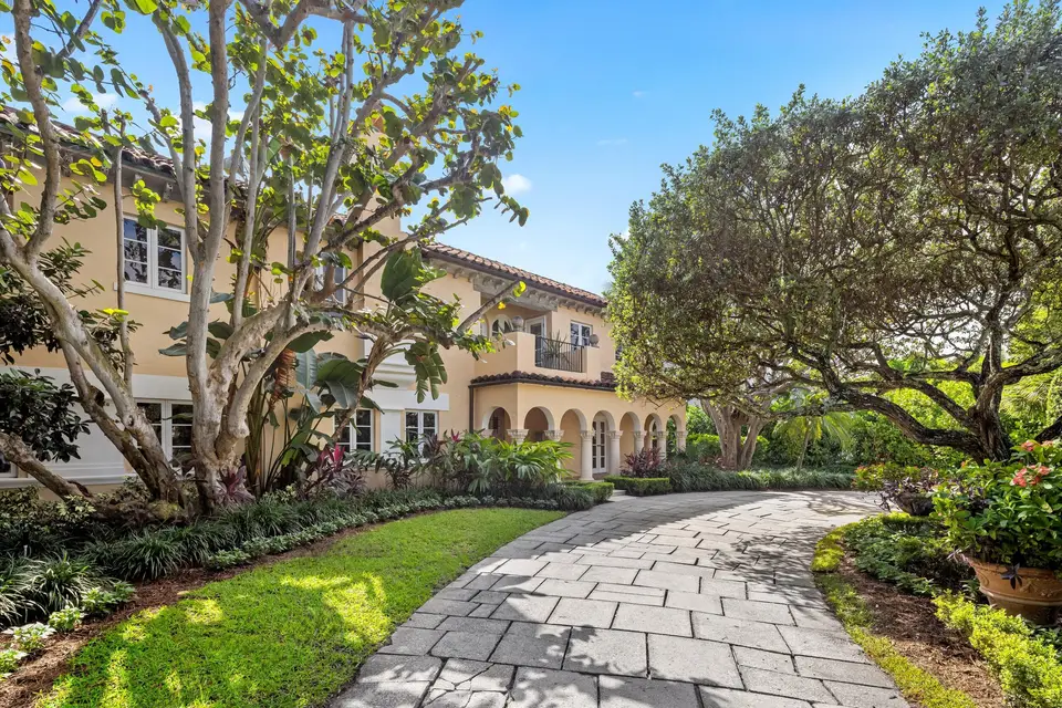 124 Brazilian Avenue, Palm Beach, FL 33480 Palm Beach