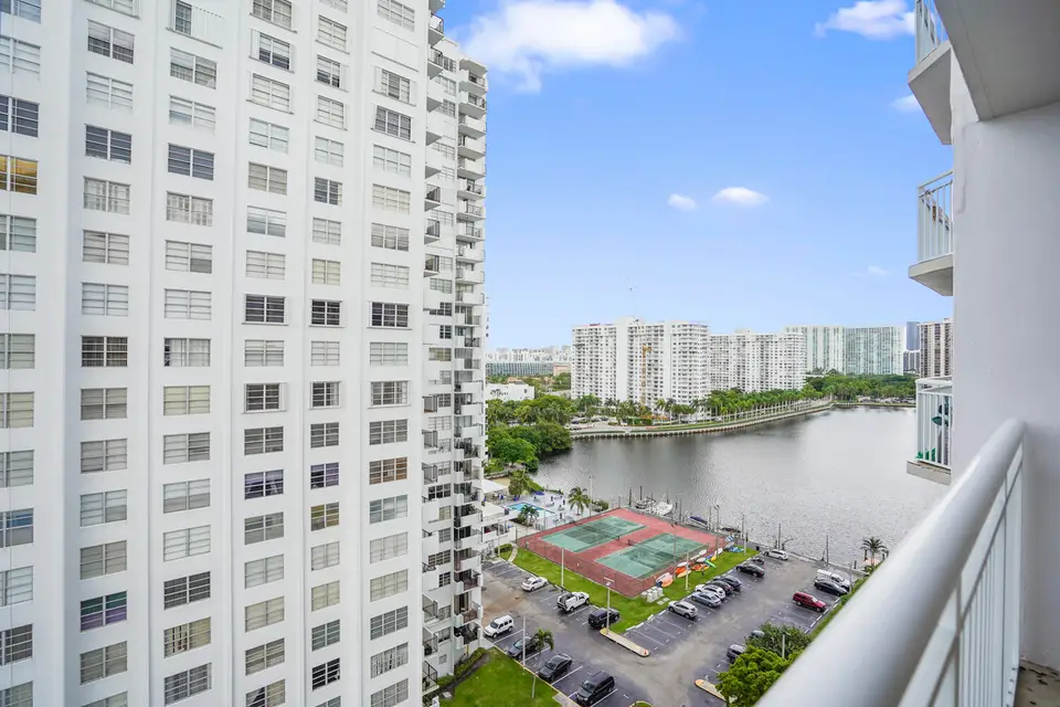 18051 Biscayne Boulevard 1504, Aventura, FL 33160 Aventura