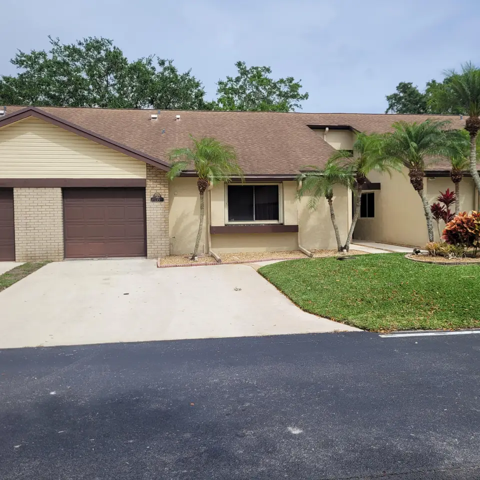 135 Meander Circle, Royal Palm Beach, FL 33411 Royal Palm Beach