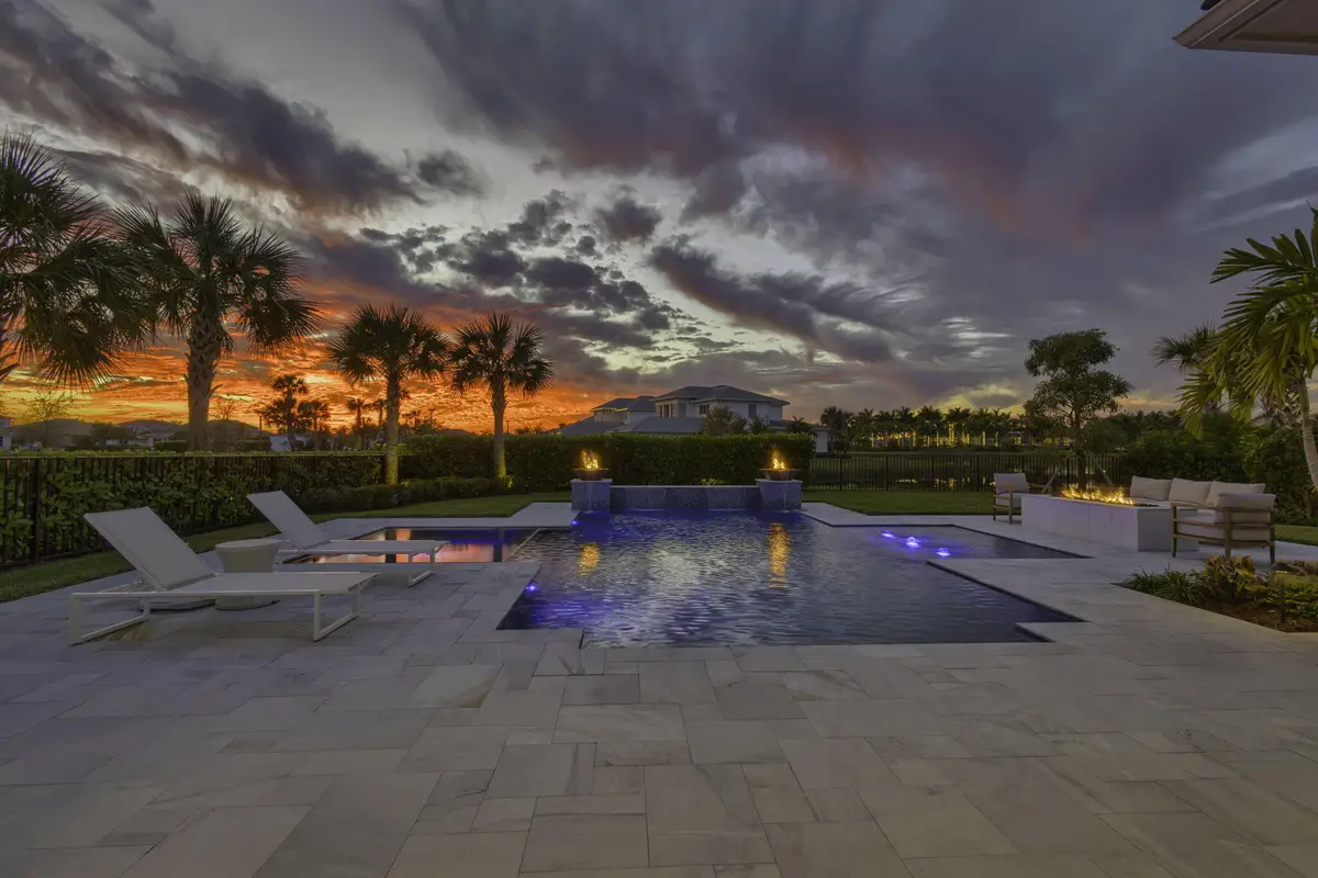 Pool Views