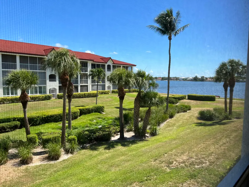 110 Half Moon Circle C1, Hypoluxo, FL 33462 Hypoluxo