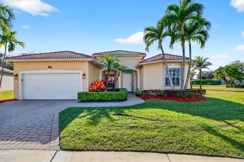 9566 Lantern Bay Circle, West Palm Beach, FL 33411 West Palm Beach