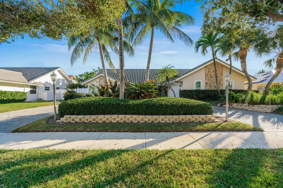 126 Anchorage Drive S, North Palm Beach, FL 33408 North Palm Beach
