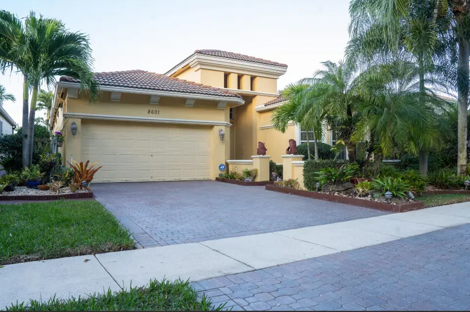 8601 Via Grande E, Wellington, FL 33411 Wellington