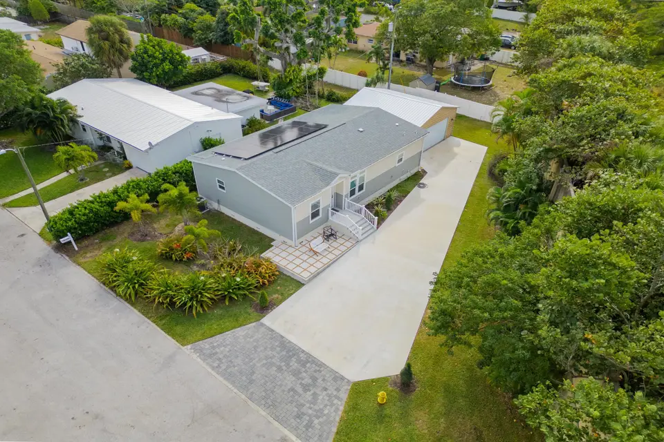 1757 12th Court N, Lake Worth Beach, FL 33460 Lake Worth Beach
