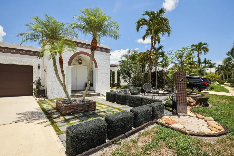 6590 Fountains Circle, Lake Worth, FL 33467 Lake Worth