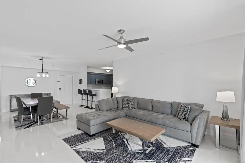 802 W Windward Way 217, Lantana, FL 33462 Lantana