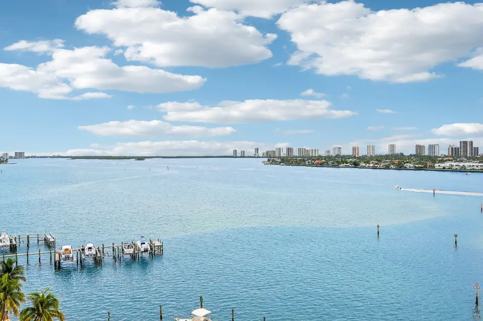 2650 Lake Shore Drive 1006, Riviera Beach, FL 33404 Riviera Beach