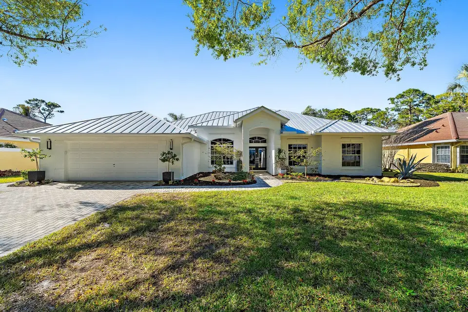 8888 SW Fishermans Wharf Drive, Stuart, FL 34997 Stuart