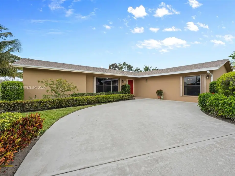 102 Chapel Lane, Tequesta, FL 33469 Tequesta