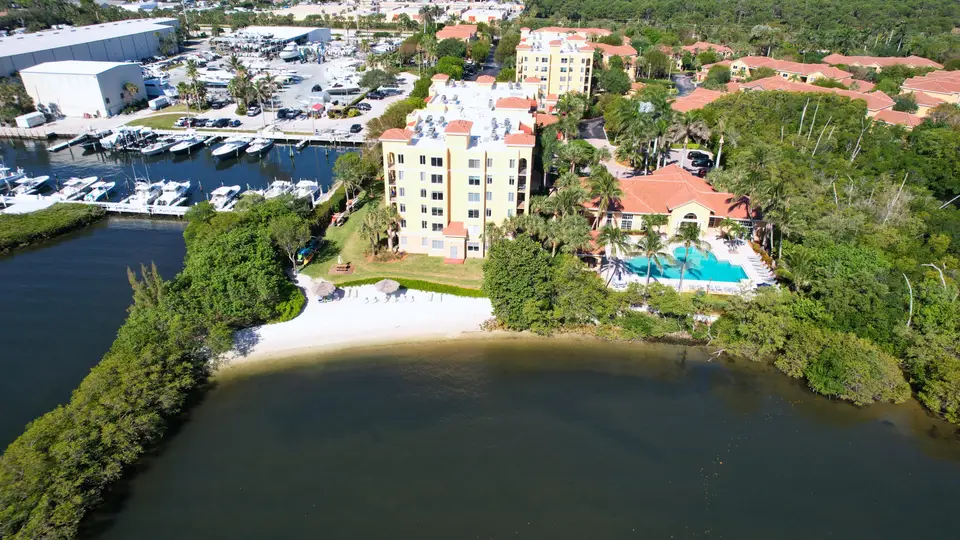 800 Scotia Drive 203, Hypoluxo, FL 33462 Hypoluxo
