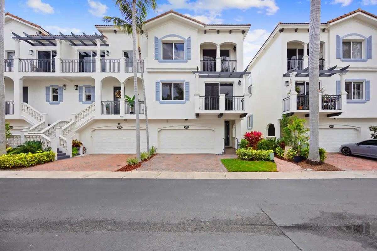 Stunning 3 Floor Townhome