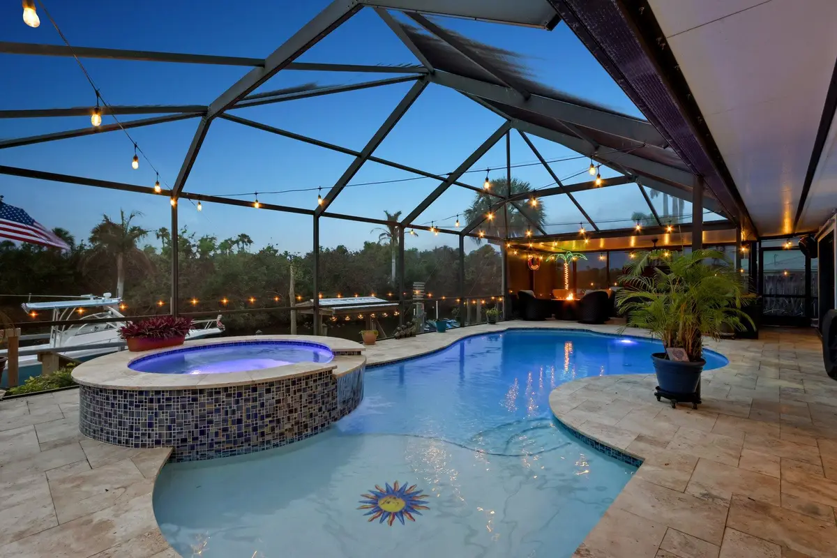 Pool enclosure
