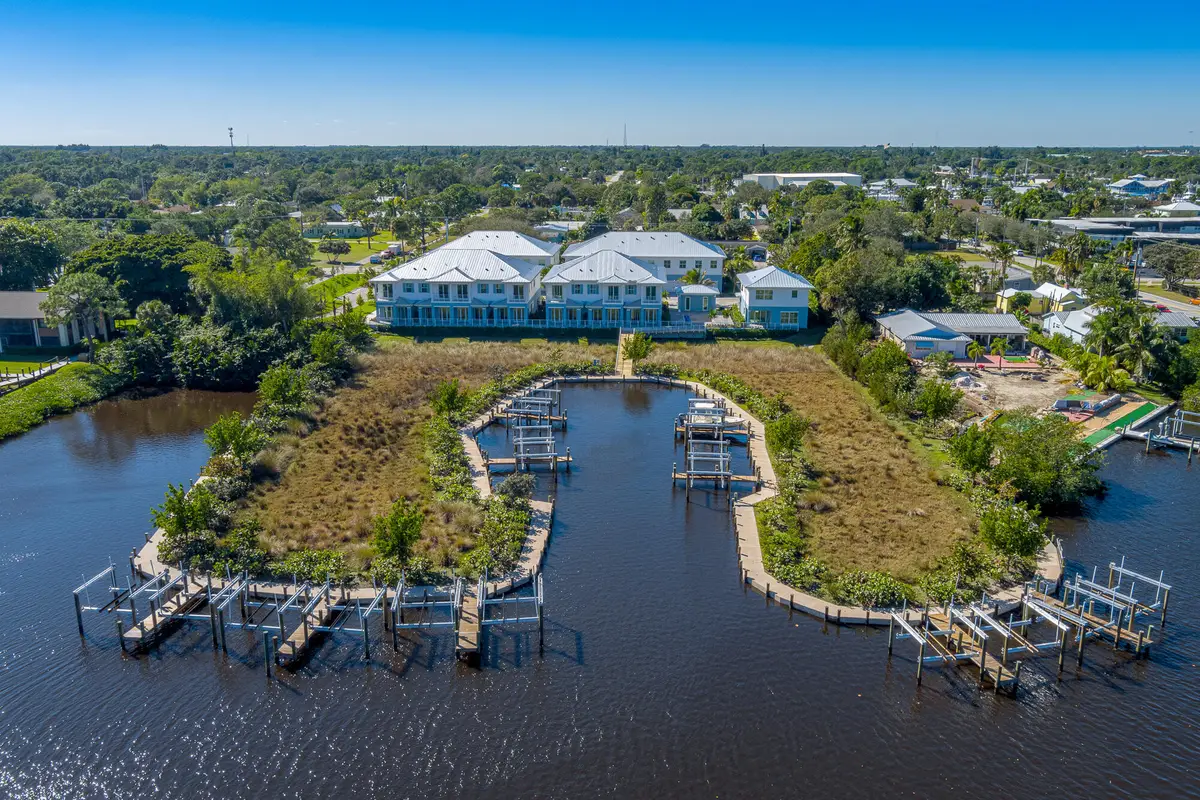 Manatee Isles