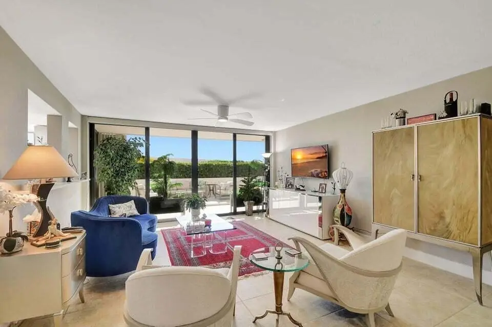 3590 S Ocean Boulevard 104, South Palm Beach, FL 33480 South Palm Beach