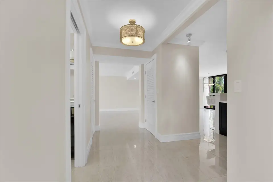250 E Royal Palm Road 2A, Boca Raton, FL 33432 Boca Raton