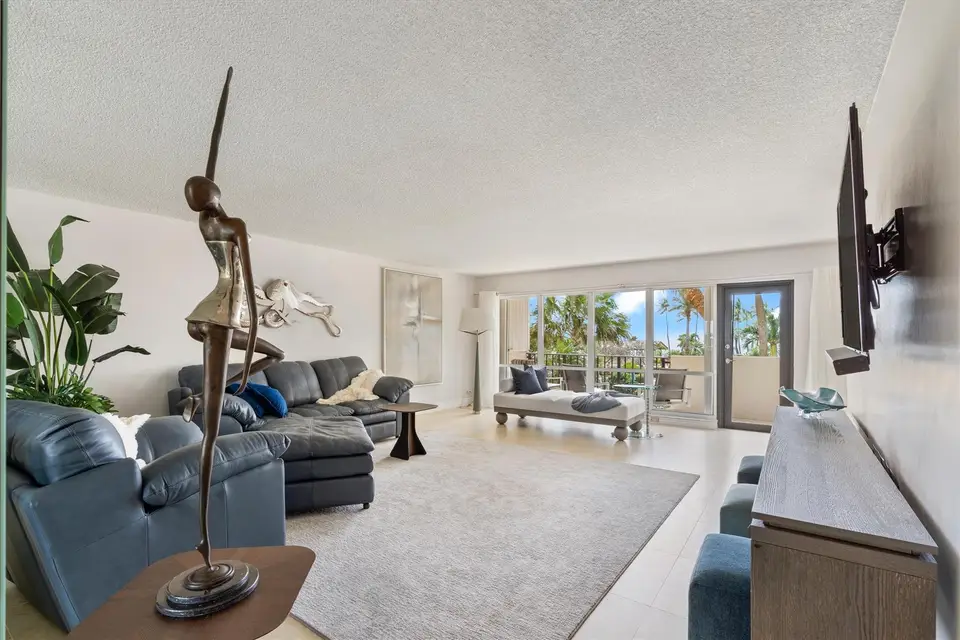 5100 N Ocean Boulevard 317, Lauderdale-By-The-Sea, FL 33308 Lauderdale-By-The-Sea
