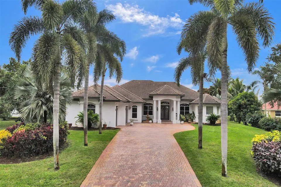 8426 Sawpine Road, Delray Beach, FL 33446 Delray Beach