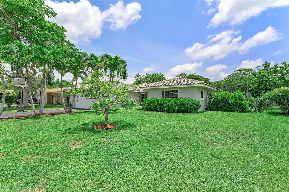 2757 NW 83rd Terrace, Coral Springs, FL 33065 Coral Springs
