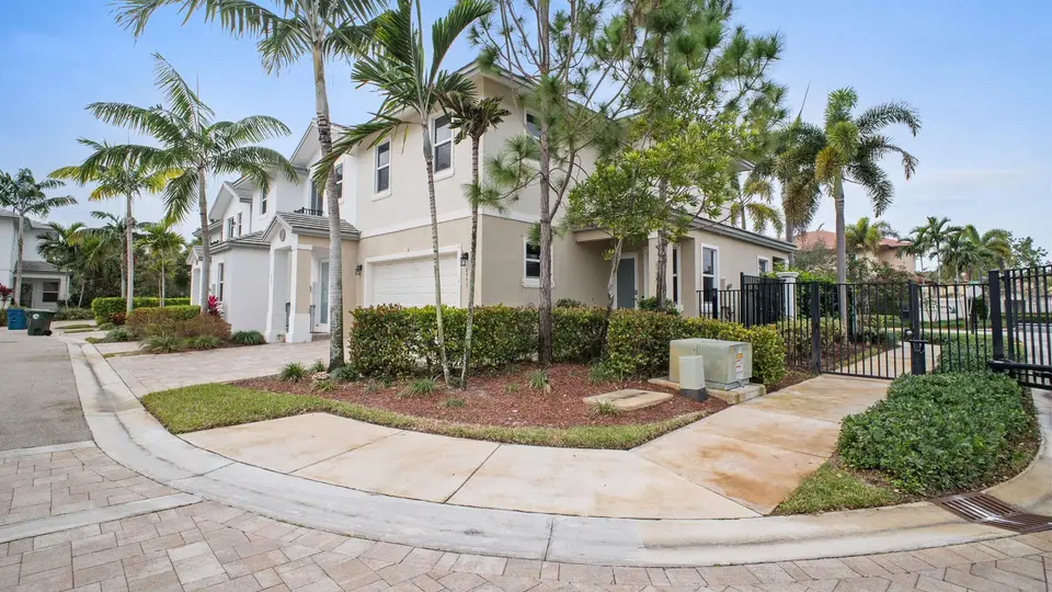 6993 Pines Circle 6993, Coconut Creek, FL 33073 Coconut Creek