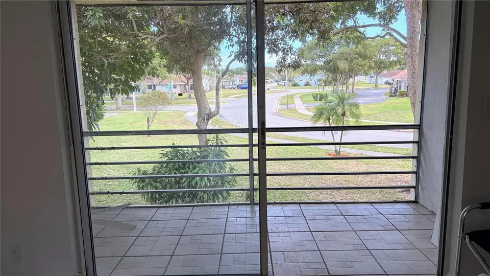 5515 N Lakewood Circle 122, Margate, FL 33063 Margate