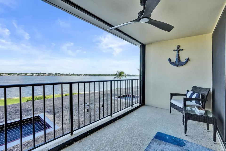 132 Lakeshore Drive 317, North Palm Beach, FL 33408 North Palm Beach