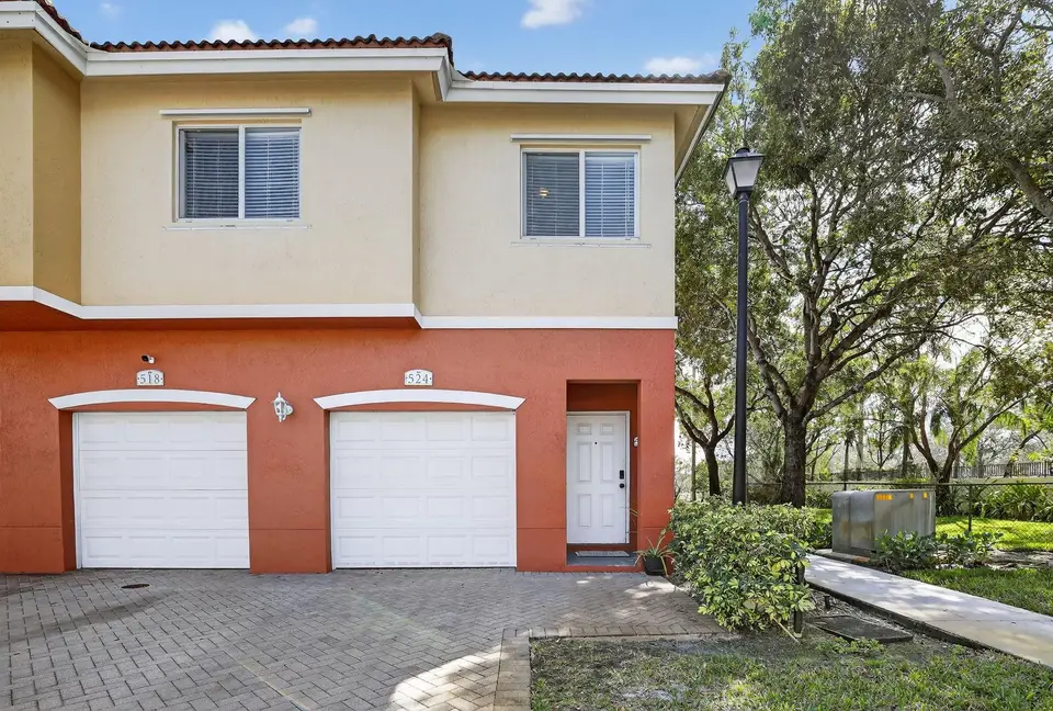7400 Palomino Drive 524, Hollywood, FL 33024 Hollywood