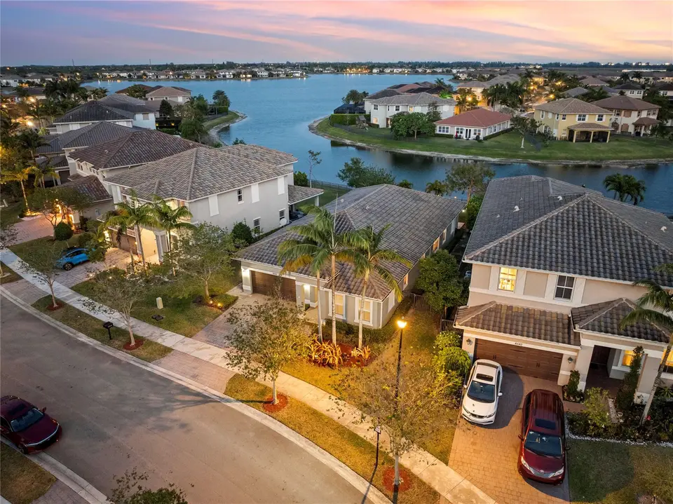 8550 Lakeside Bend, Parkland, FL 33076 Parkland