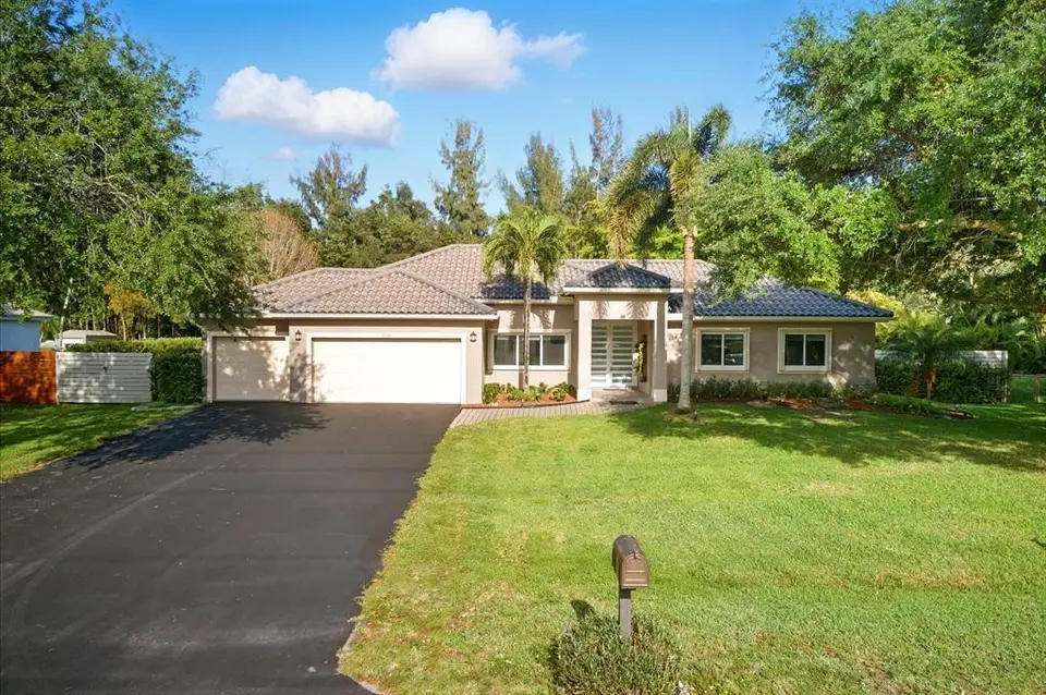 5320 SW 199th Avenue, Pembroke Pines, FL 33332 Pembroke Pines