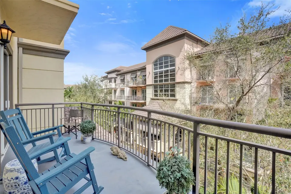 2617 NE 14th Avenue 402, Wilton Manors, FL 33334 Wilton Manors