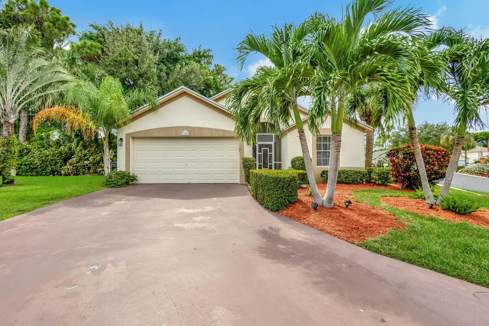 328 Hammocks Trail, Greenacres, FL 33413 Greenacres