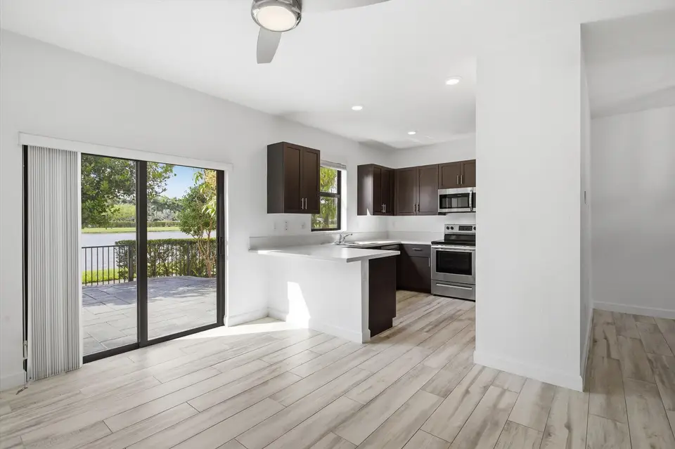 5884 Mustang Manor, Davie, FL 33314 Davie