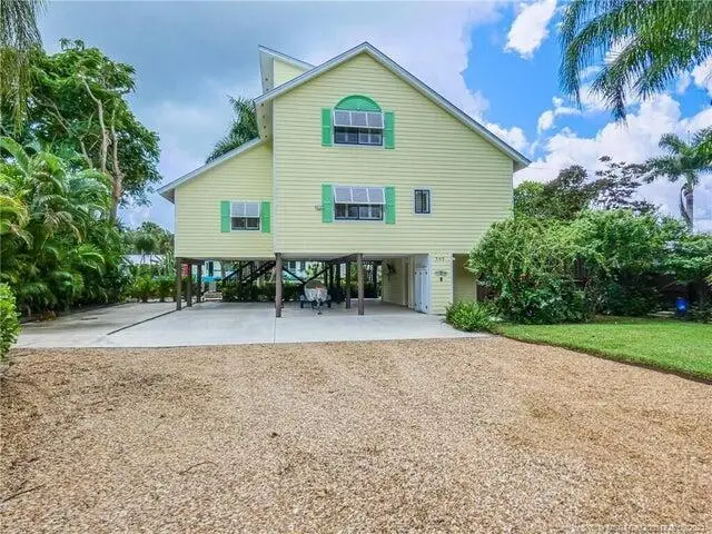 765 SW Rustic Circle, Stuart, FL 34997 Stuart