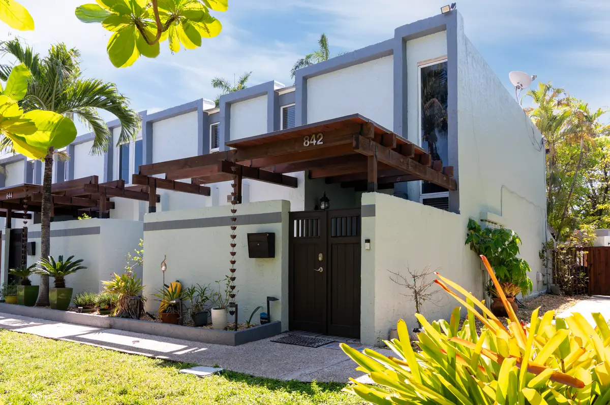 842 NE 20th Drive (1) - Copy