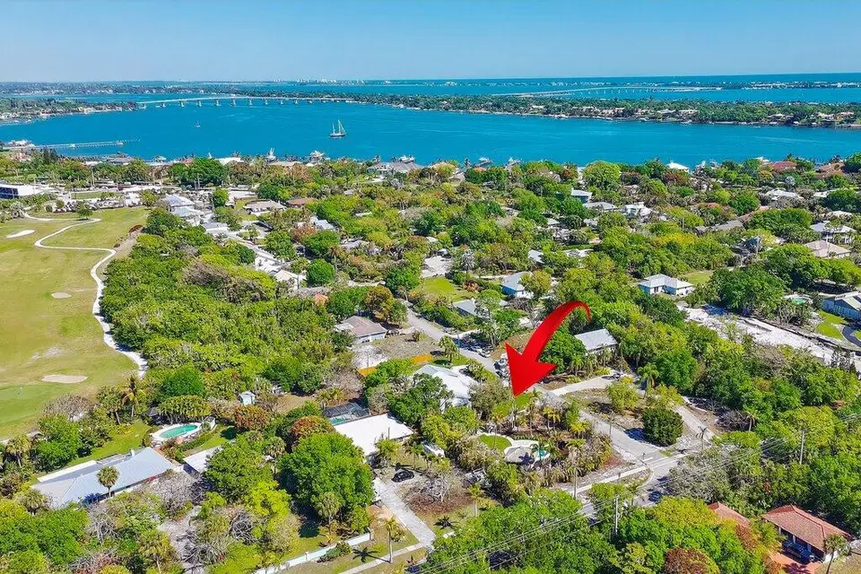 2366 SE Country Club Lane, Stuart, FL 34996 Stuart