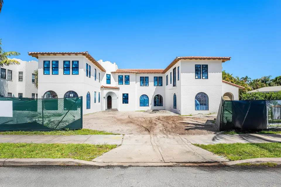 221 Monroe Drive, West Palm Beach, FL 33405 West Palm Beach