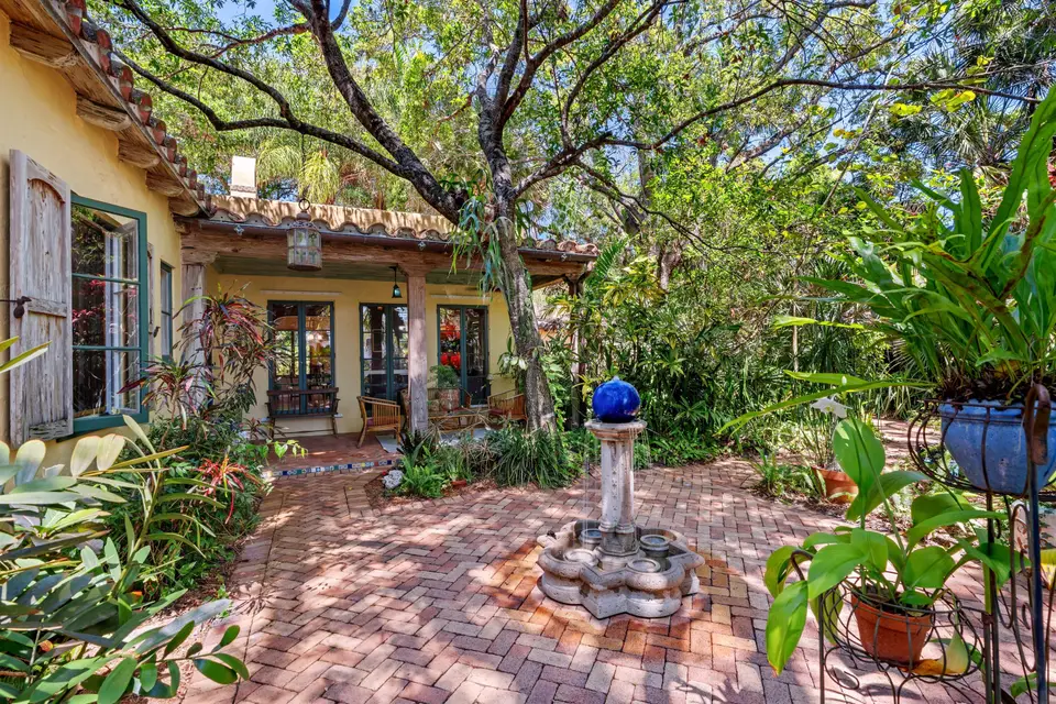 825 Alamanda Street, Boca Raton, FL 33486 Boca Raton
