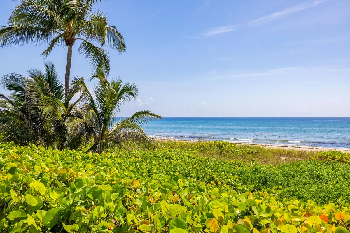 minutes to the beach