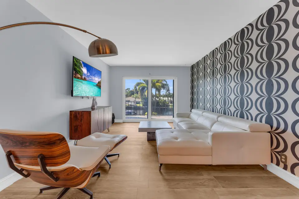 3004 NE 5th Terrace 206-c, Wilton Manors, FL 33334 Wilton Manors
