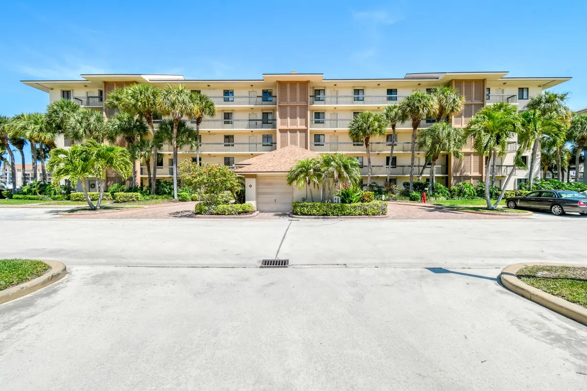 2401 Marina Isle